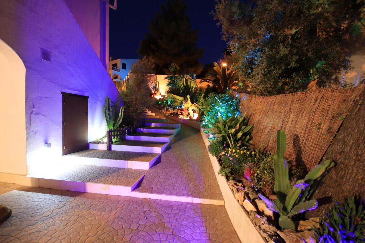 Wunderschoenes Kleines Apartment Fuer 2 Personen Mit Idylischen Blick Ins Gruene Cala Galdana  Bagian luar foto
