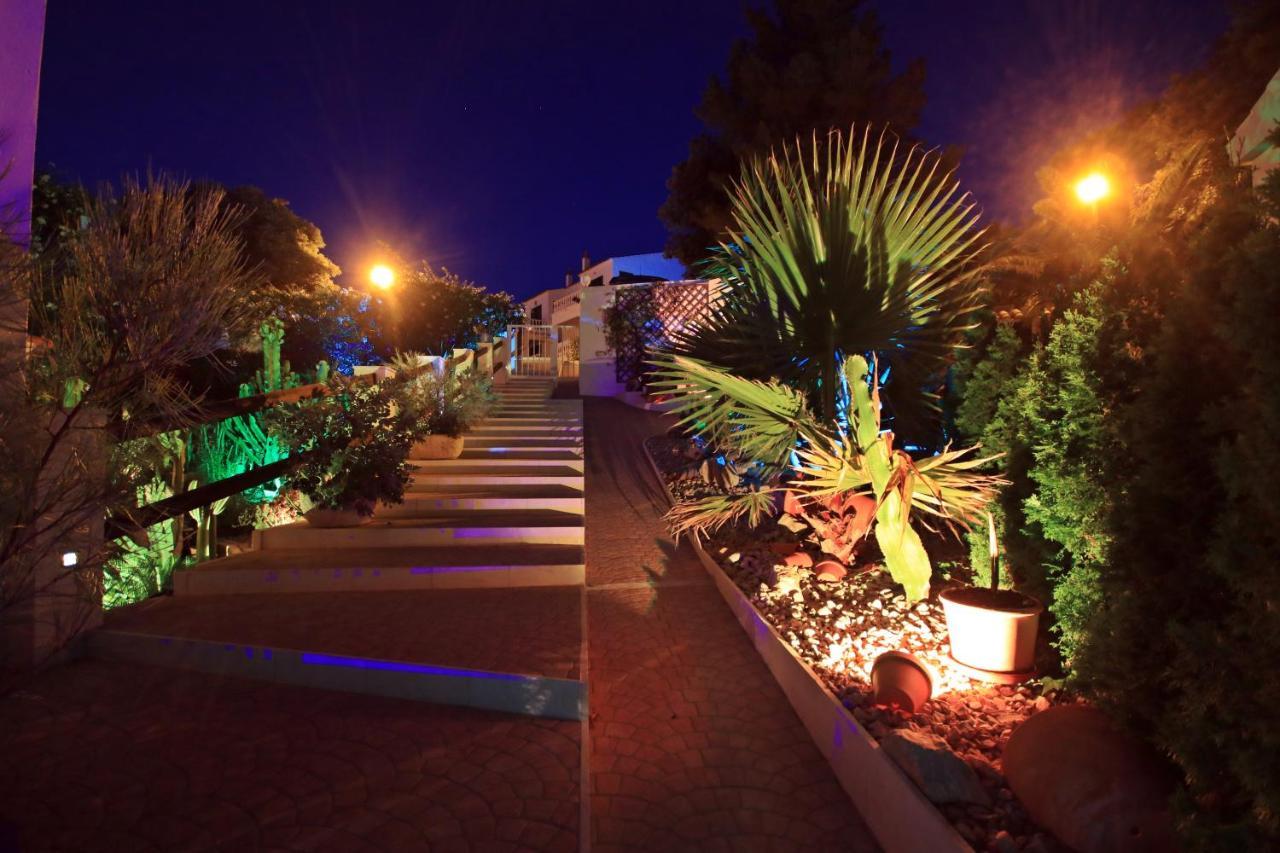 Wunderschoenes Kleines Apartment Fuer 2 Personen Mit Idylischen Blick Ins Gruene Cala Galdana  Bagian luar foto