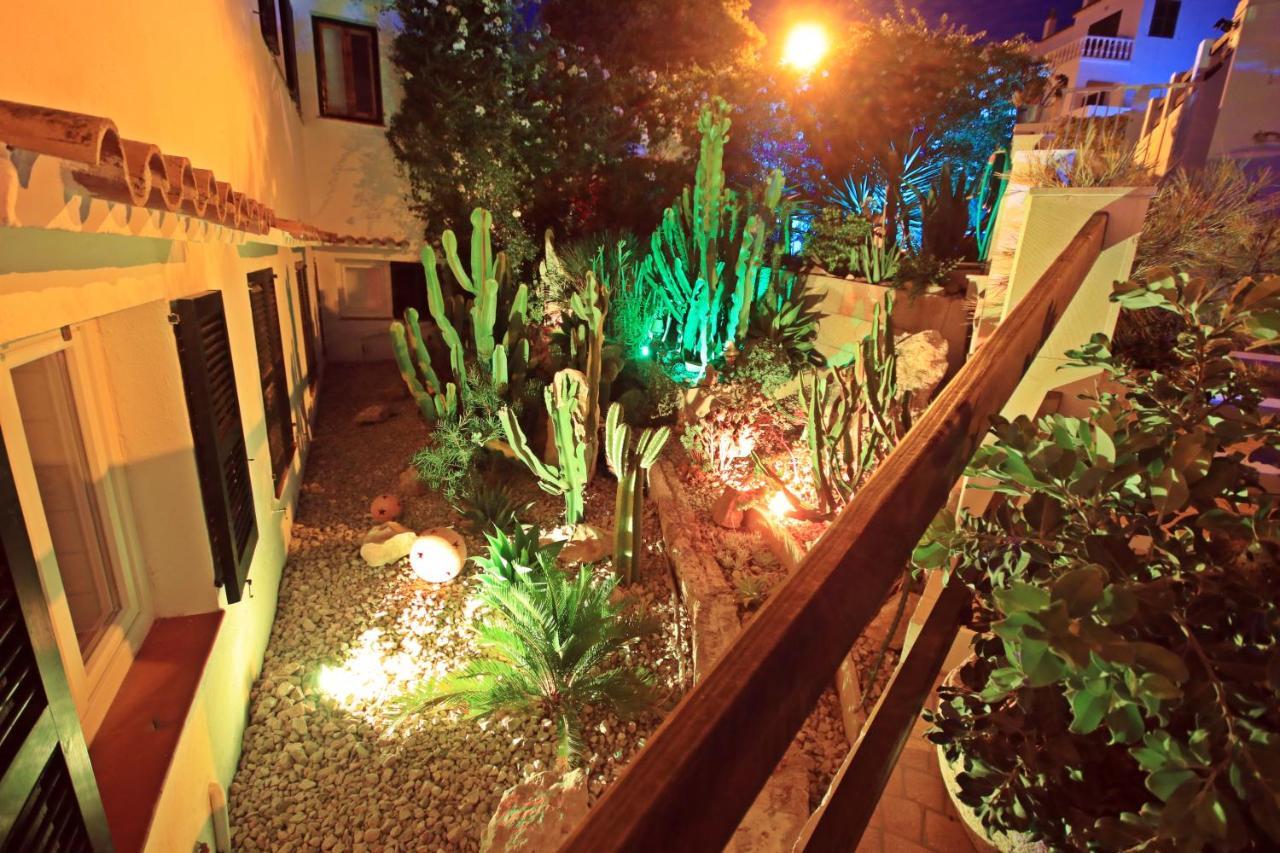 Wunderschoenes Kleines Apartment Fuer 2 Personen Mit Idylischen Blick Ins Gruene Cala Galdana  Bagian luar foto